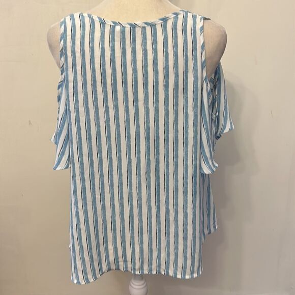 Lush blue white striped cold shoulder V neck blouse Size M EUC - Picture 5 of 8